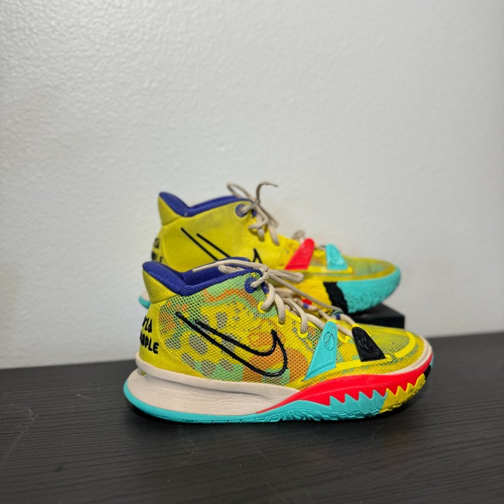 KYRIE 7 EP '1 WORLD 1 PEOPLE' CQ9327-700